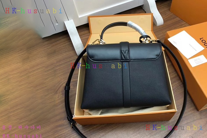 �ڹ̷��ޡ� ���̺��� ���� �� �� M53821