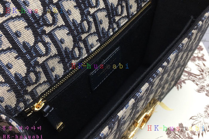 �ڹ̷��ޡ� ��� ��Ƽ�����ι� DR 18858