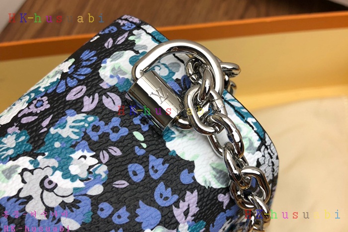 �ڹ̷��ޡ� ���̺��� Ʈ����Ʈ M55037