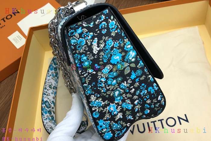 �ڹ̷��ޡ� ���̺��� Ʈ����Ʈ M55037