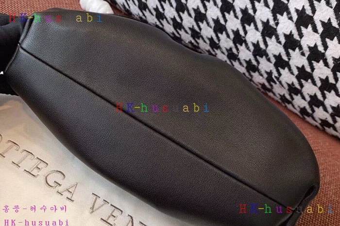 �ڹ̷��ޡ� ���װ�����Ÿ ���� ī�� �Ŀ�ġ  BV 585852-4