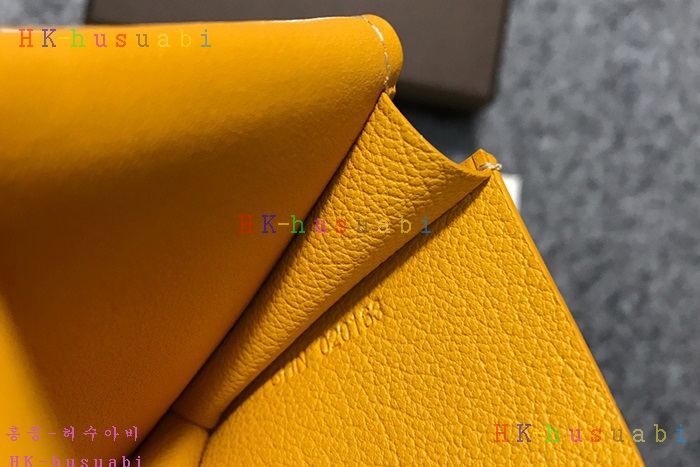 �ڹ̷��ޡ� ���ߵ� ī������ �Ż� G 341270-3